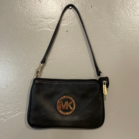 Michael Kors Handbags - Black Michael Kors wristlet